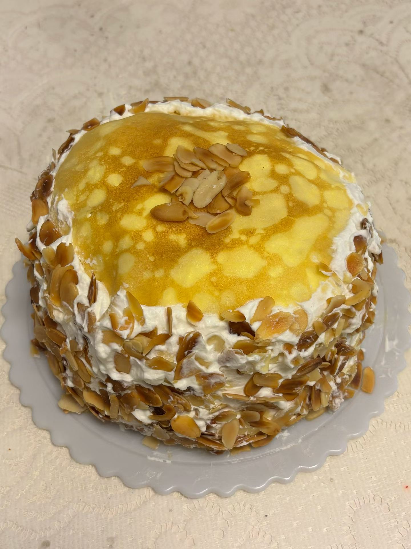 Almond cream cake
