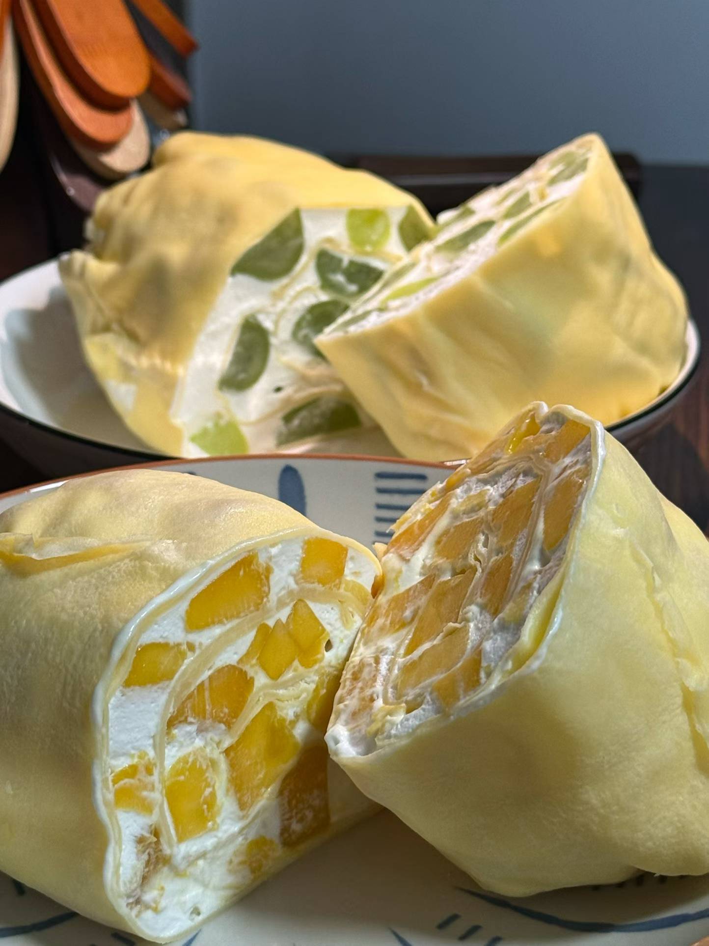 Fruit crepe roll